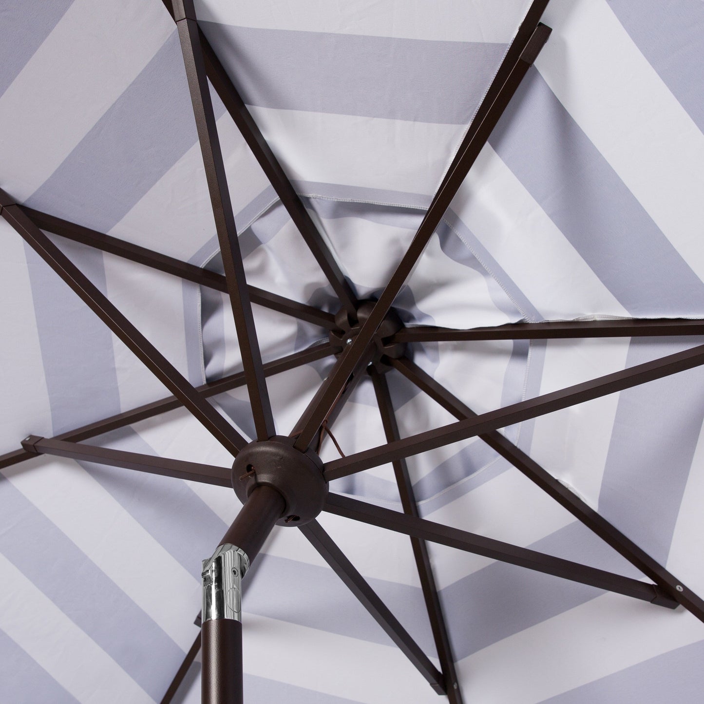 Parasol à manivelle à rayures et volutes simples Nargiz de SAFAVIEH, 9 pieds