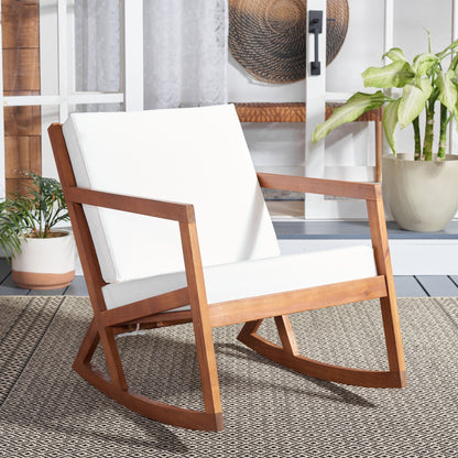 Chaise à bascule d'extérieur Makaila de SAFAVIEH avec coussin - 66L x 79P x 97H (cm)