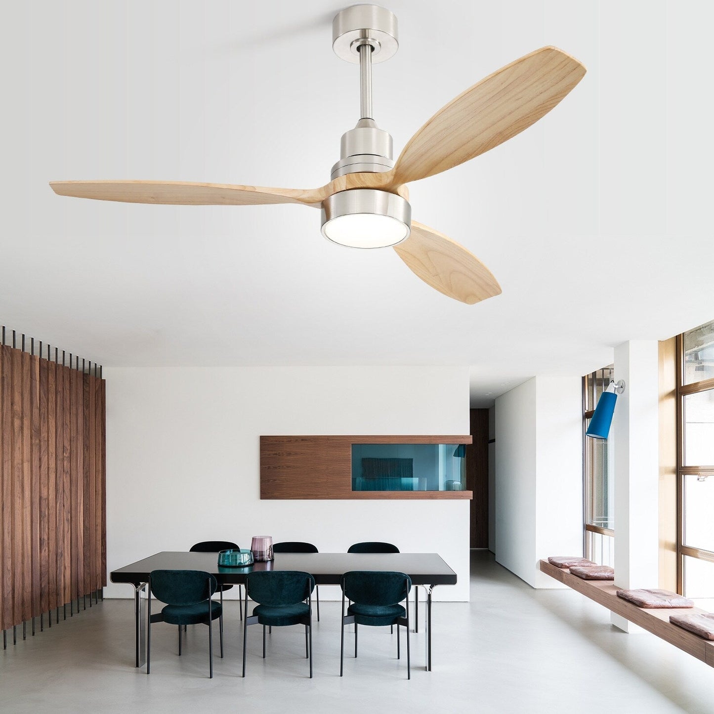Ventilateur de plafond intérieur en bois Sofucor 52 avec télécommande, éclairage intégré en option.