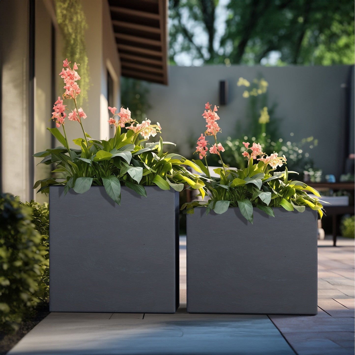 Grandes jardineries rectangulaires en béton / Grandes jardineries pour fleurs, pour intérieur et extérieur