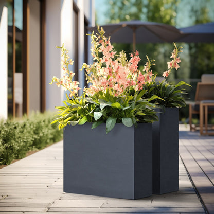 Grandes jardineries rectangulaires en béton / Grandes jardineries pour fleurs, pour intérieur et extérieur