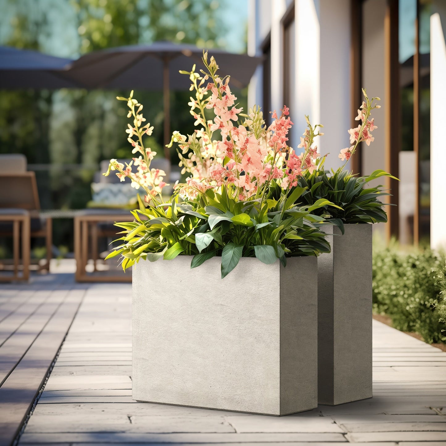 Grandes jardineries rectangulaires en béton / Grandes jardineries pour fleurs, pour intérieur et extérieur
