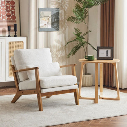 Fauteuil d'appoint en lin mélangé avec pieds en bois et un coussin beige.